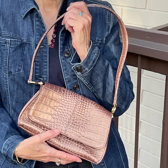 Vintage faux gator, Liz Claiborne, vintage purse, shoulder bag. - Picture 1 of 11